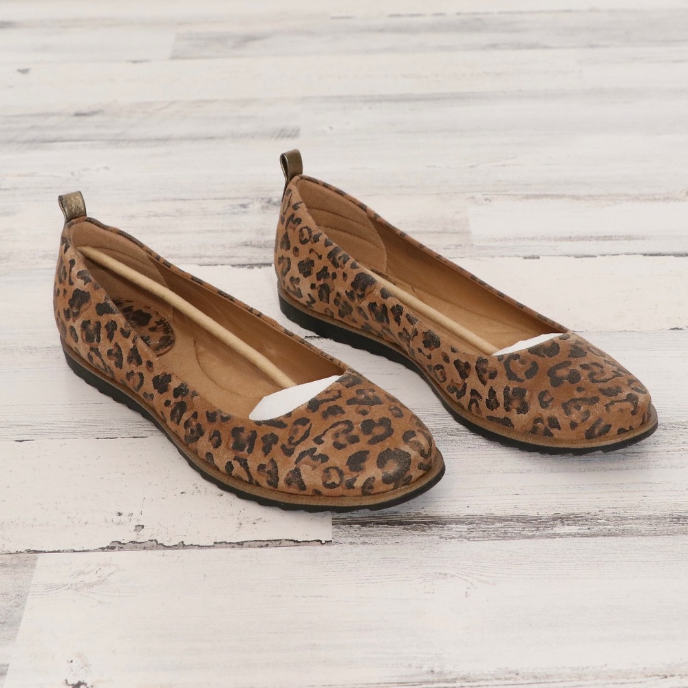 Comfortiva Brown Tan Flats Versatile Slip-On Shoes